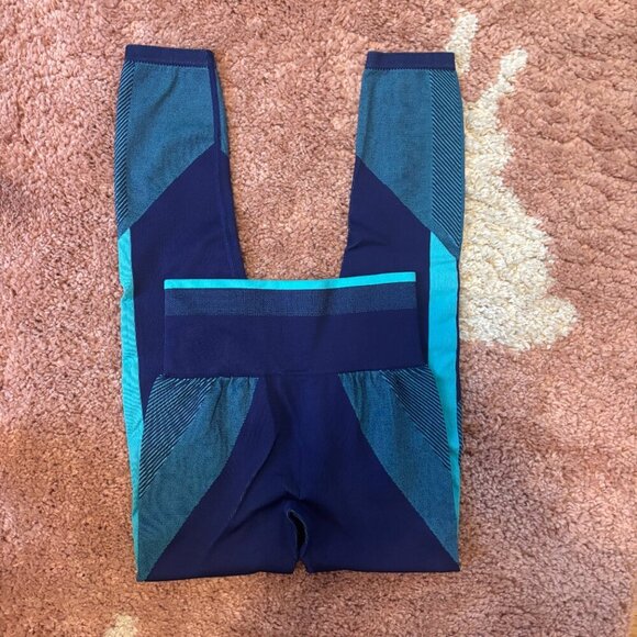 Pink Victoria’s Secret Cool & Comfy Leggings Blue/Navy Womens Size Small - Picture 3 of 4